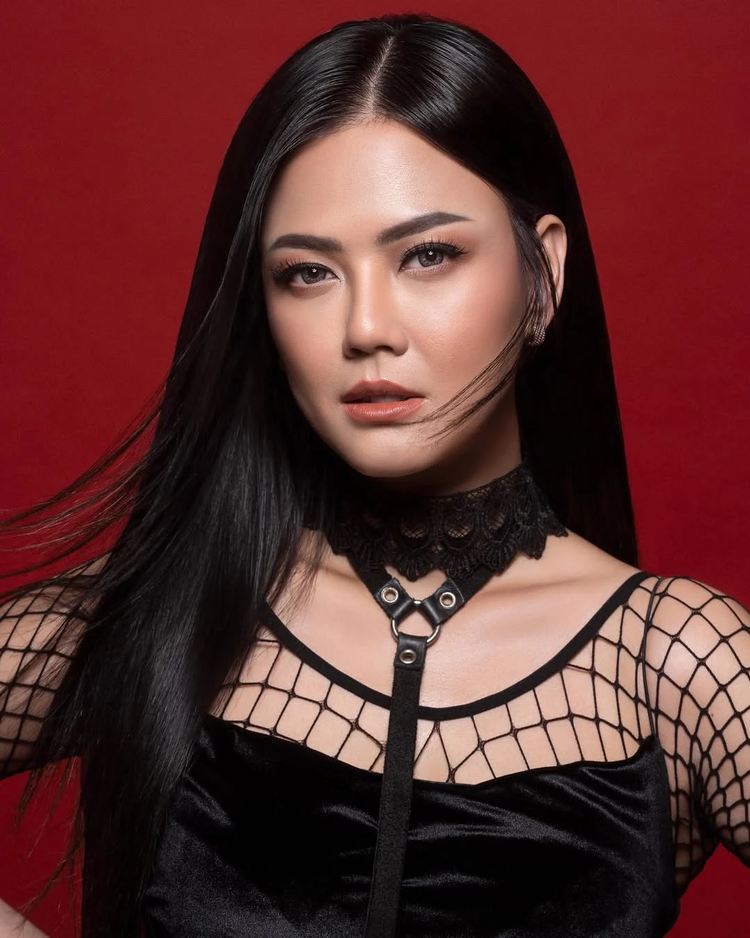 Black Halloween Gothic Outfit with Lace Choker animated album preview